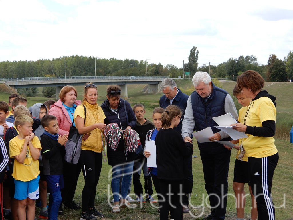 Mezei futóbajnokság Berettyóújfaluban 93